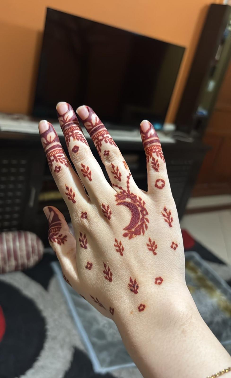 Sharmeen's mehndi design